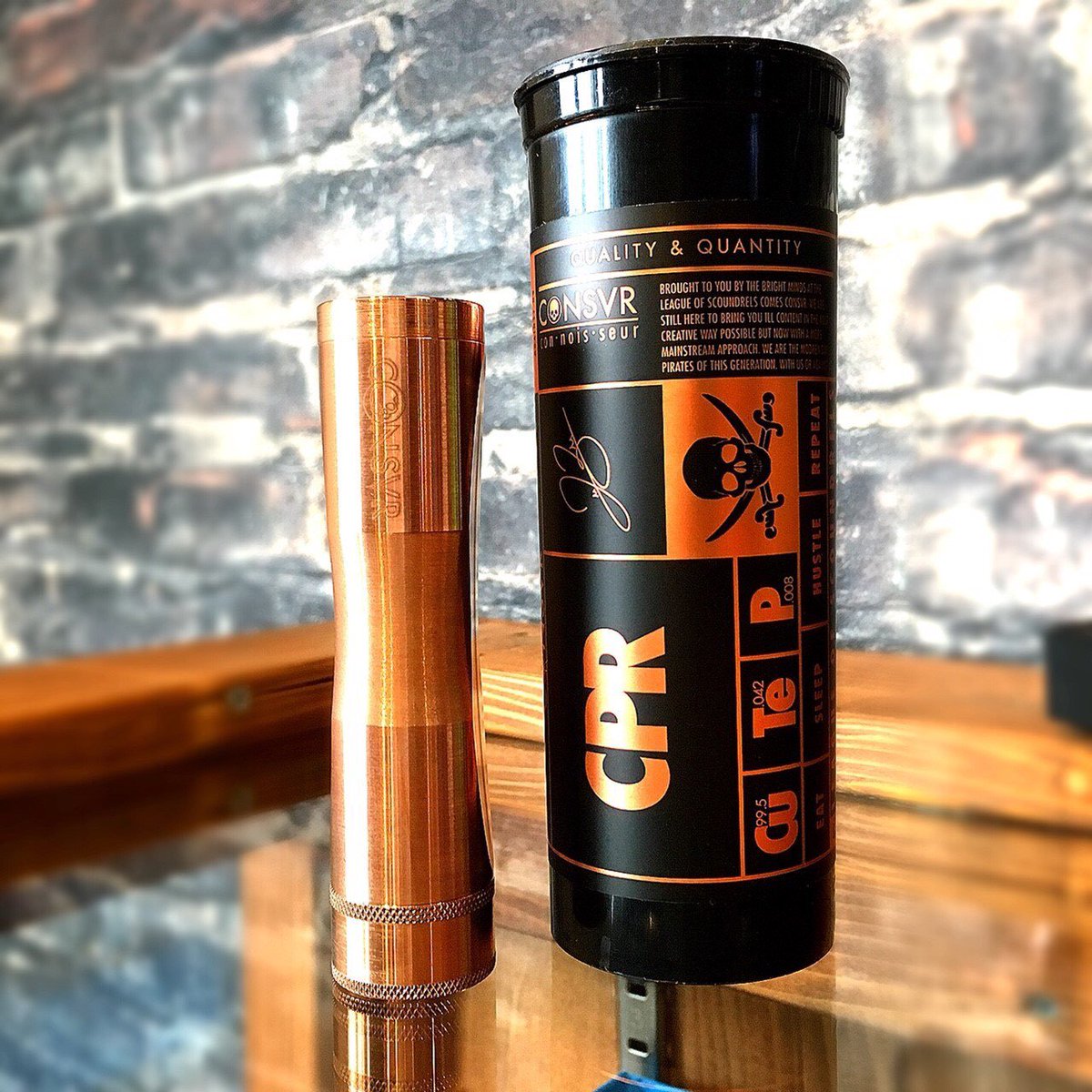 VAPEMARCHE's tweet photo. 【入荷情報‼️】
#CONSVR ｢League of Scoundrels｣
Copper
スイッチ:マグネット式
高さ:101.3mm
直径:25mm

Web
https://t.co/0jLrsJMHLd
#vapemarche  #vape  #電子タバコ #電子タバコ専門店 #ベイプ #禁煙 #爆煙 #苫小牧 #北海道 https://t.co/kaFoUvtFot
