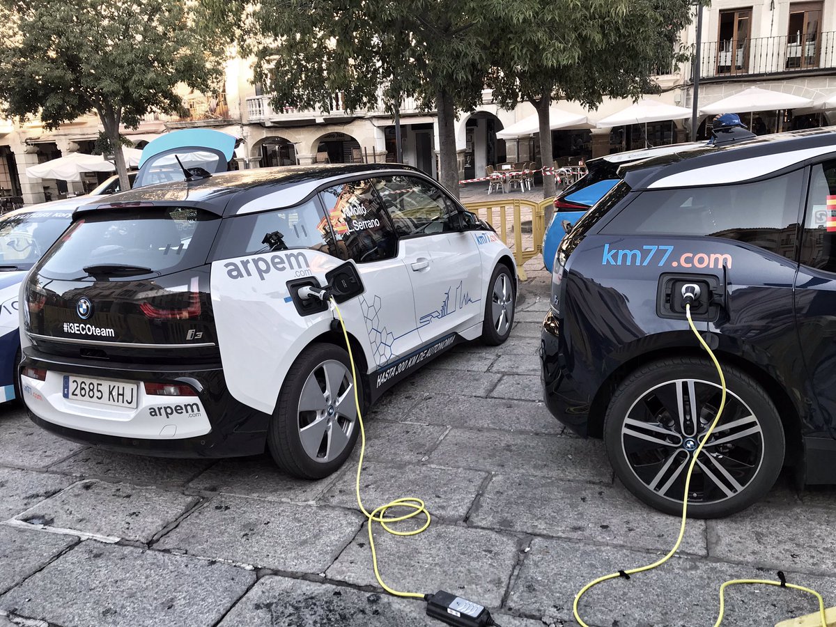 ¡Buenos días desde Plasencia! Los coches eléctricos e híbridos enchufables están completando la primera recarga previa a la salida. ¡A las 13 horas comienza el Eco Rallye de Extremadura! <a href="/EscudPlasencia/">Escudería Plasencia</a> <a href="/RFEdeA/">Real Federación Española de Automovilismo</a> #CEEA