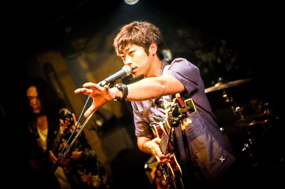 otonotabicrew's tweet photo. 8/28@山口BAR印度洋
ﾂｱｰ後半前に以前のﾂｱｰをﾌﾟﾚｲﾊﾞｯｸ!
初の山口で最高に楽しいレコ発を企画してくれたﾖｰｽｹ,CYCLOPS,関わった皆様,本当にありがとう☺️🎉
Photo by:Yosuke Yanai(1/3)
https://t.co/vvxrJlsIIO
全ての写真はfacebookにて
https://t.co/KdmOR2t9dE
#音の旅crew #JOYSTEP https://t.co/uoa5QnKs8C