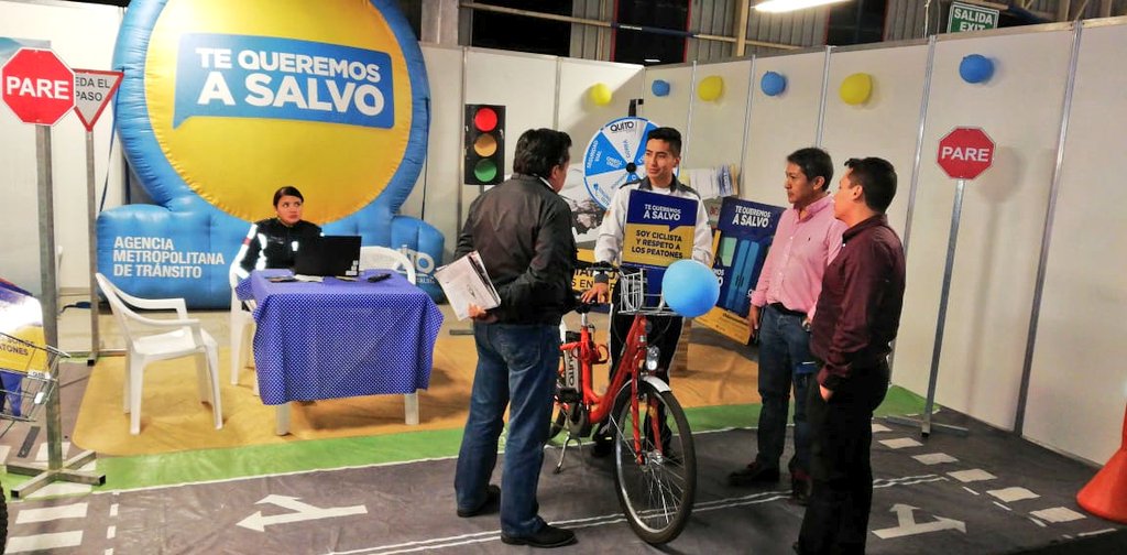 EcuNix's tweet photo. Nuestro personal está presente en la Feria #AutoMundo2018 concienciando a la ciudadanía sobre la importancia de la seguridad vial para peatones, ciclistas y conductores.
#TeQueremosASalvo https://t.co/lZkXJo4O9y