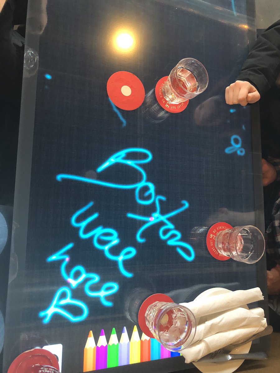 erinboston74's tweet image. innovate and creative way to order dinner @Graffitimarket in Kitchener with the family #interactivetable #