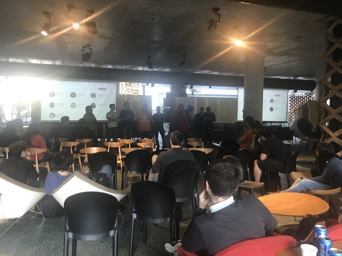 wtmriodelaplata's tweet photo. Cerrando #DevFest18 👏🏽👏🏽 @areatres @gdgriodelaplata @gdgbsas #DevFestBA https://t.co/ceTa3KCAQU