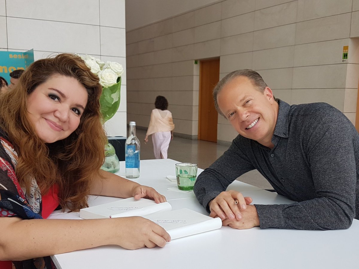 Kat_ZaL's tweet image. El @DrJoeDispenza nos ha inspirado a muchísimos por todo el mundo. Ha sido un gran honor escucharlo.
@BeingOneForum