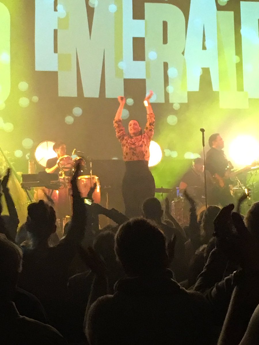 SloeSlowTrain's tweet photo. 🎼🎸🎤 Fabulous evening of @caroemerald @Grandmono in Brighton. Thank you! 🎤🎸🎼🧡 https://t.co/csjNzour2c