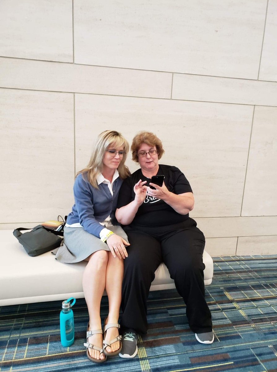 C_SalinaH's tweet photo. So happy to meet this awesome, wonderful, & extremely hilarious lady @LoriAnneThomps2 at #TheCourageConference https://t.co/S3E2QO9pME