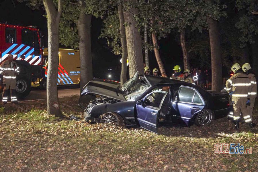 🚨 Gewonde bij botsing met boom op de Edeseweg in Harskamp 112.press/Qnz8Dm #Harskamp 112Ede https://t.co/8dUTBEm0ZZ