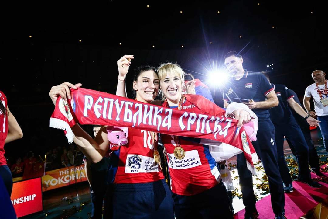 gsimpfc's tweet image. Ceo dan po Sloveniji samo Bosna i Republika Srpska...dođem kući sačeka me ovo !! Živili 💪💪 #JSDP