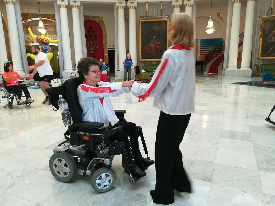 AccessibleTOUS's tweet photo. La super équipe du challenge Accessible POUR TOUS DANSE pour Pop In Nice - Edition Mixte Pop In the City @popineurope ce samedi 20 octobre à Hôtel Negresco Nice ! Bravo à toutes et tous ! 
Merci à #HandiPro pour le prêt des 8 fauteuils roulants manuels neufs ! https://t.co/2Em9nohoX4