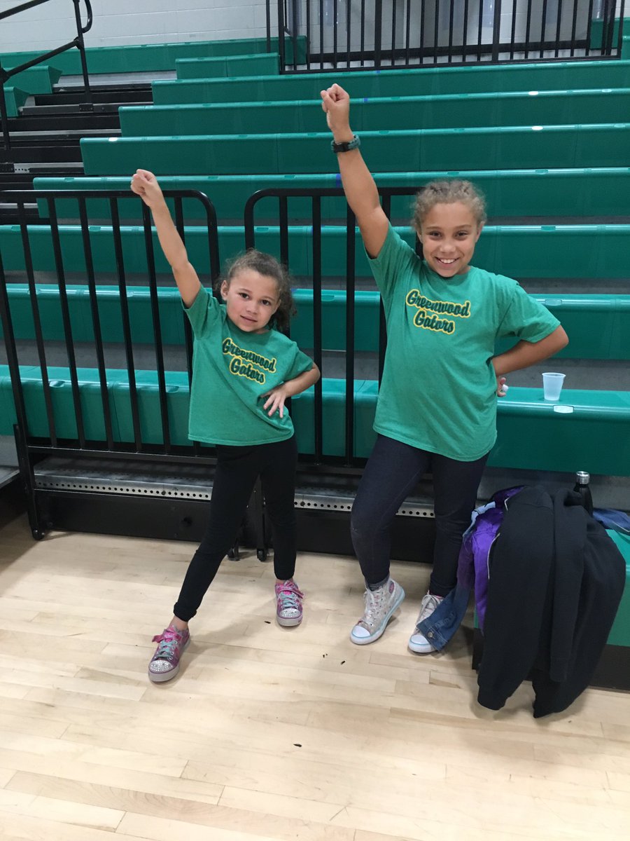 misskels's tweet image. @DrakesCheer Cheer Camp! So much fun!!! Thanks for teaching to minis!! #dcmscheer #ghs #AESPride @AlvatonElem