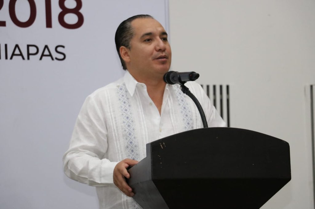tinta_fresca's tweet photo. #ACurarAMéxico Con lleno total, arrancan en #Chiapas los #ForosDeSalud2018 convocados por @PartidoMorenaMx a través del @senadomexicano; el coordinador estatal @pacoortegar agradece la numerosa asistencia https://t.co/ep22jKxwGl