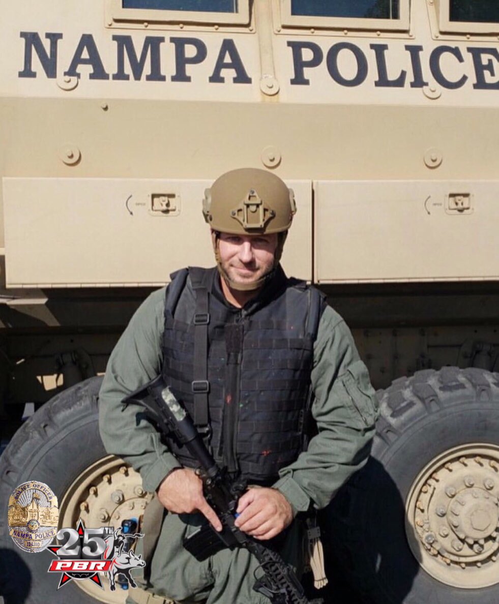 NampaPolice1's tweet photo. The @PBR goes PURPLE today at the @fordidahocenter in support of the #ManUpCrusade to bring awareness to domestic violence issues. NPD had the honor to host a couple of the bull riders for a #TRT event
#FunAtWork #BreakTheCycle #EdgeOfYourSeat #HeartPounding #PBR #NPDTRT https://t.co/Uvjvv5HjoW