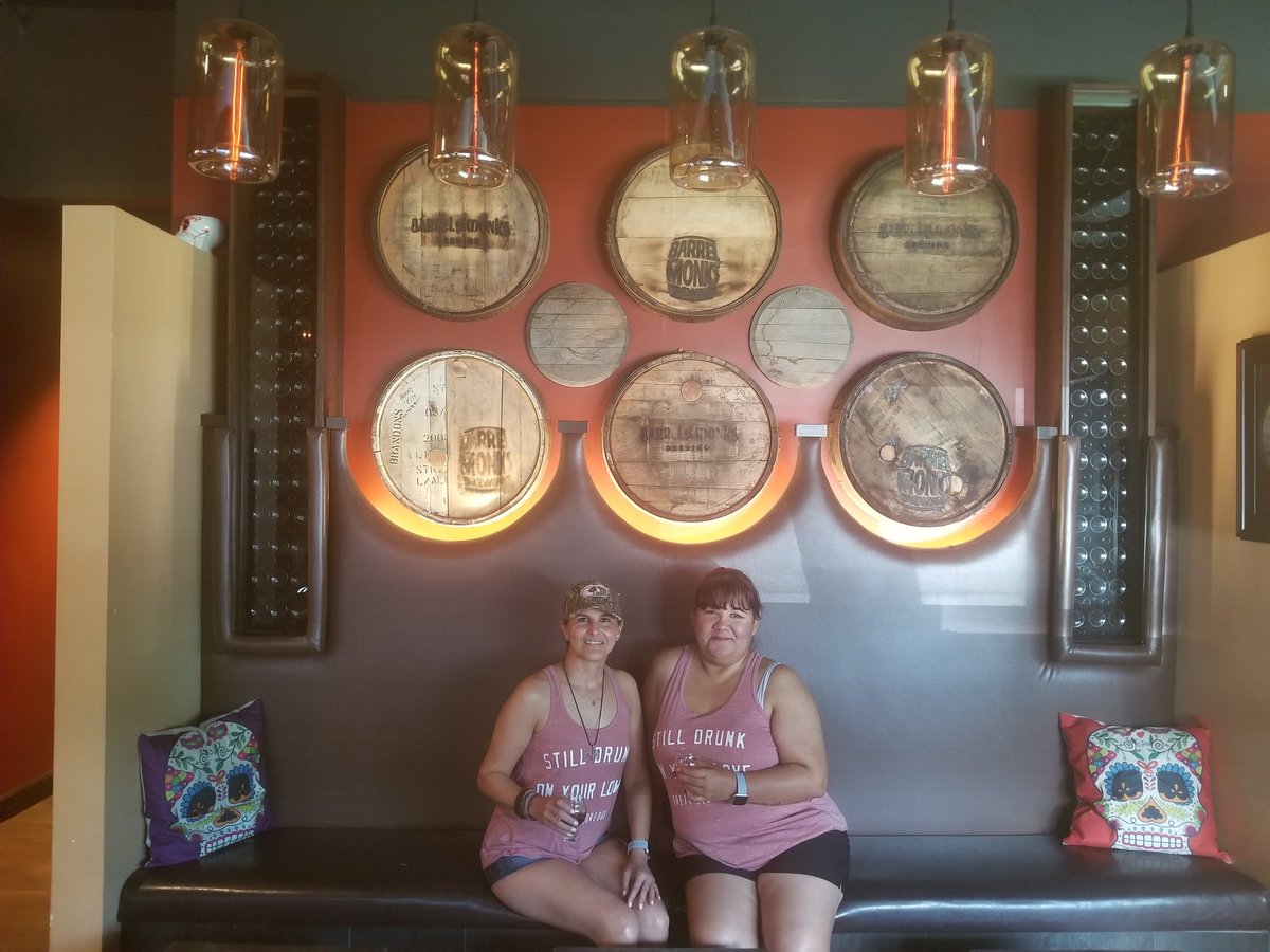 jcki2525's tweet photo. @BarrelofMonks  enjoying our time.. great beer. https://t.co/32orFFNc5M