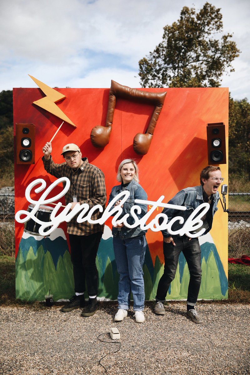 SUNS OUT BABY! Get your booties down to Riverfront Park and lets get to partying.