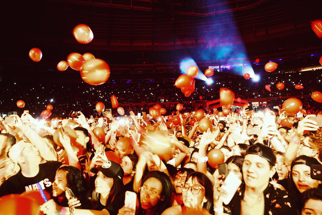 Camila_Cabello's tweet photo. last two shows of the never he the same tour WHO IS A MESS I AM 😭😭😭😭😭😭estan listos Argentina?!! https://t.co/smNCdJsoif