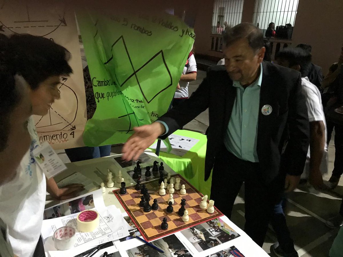 ColoniaEsa's tweet photo. Stand de Escuela Solidaria #Gimnasia_Cerebral gracias al Sr. Vicegobernador @miguelisaok Por pasar y jugar con nuestros chicos @UrtubeyJM @UrtubeyJM @aniberruezo @fguillesaavedra @RangeonMartin @Walter_GarzonOk https://t.co/zEyi0UFaX5
