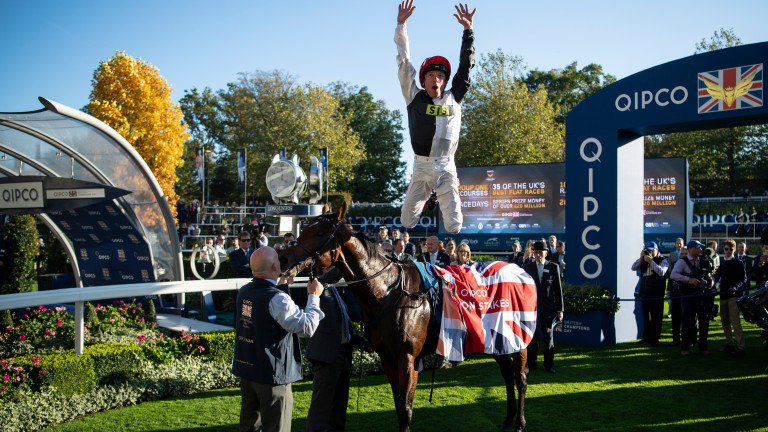 JamesStevens180's tweet image. Reflections from a great #ChampionsDay. 🏆

In a mixed crowd of racing first timers, the sport's enthusiasts and everything between there is one common unity. Frankie Dettori.

A huge character and quite simply there's no better atmosphere than when he rides a big winner. 🏇