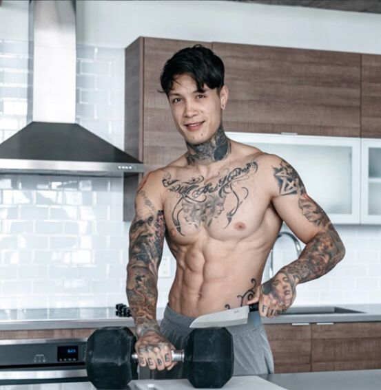 VSpaLosAngeles's tweet photo. @chrisheria makes fitness look easy! We love this #miami based #fitness guru's profile. you should check it out too! https://t.co/Mr1I1QoS19