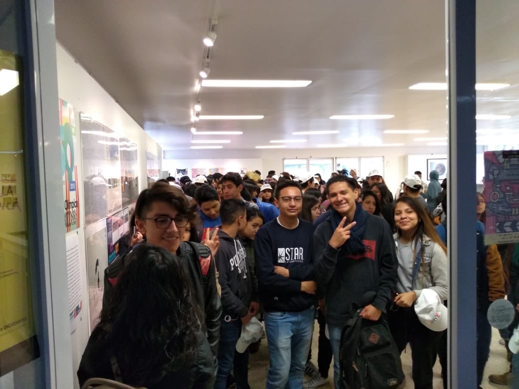 TlalpanSi's tweet photo. Hoy en @cine_villa en la realización de Cine Club con las y los jóvenes de @P_Prepa_Si viendo la cinta “Donni Darko” Dir. Richard Kelly un lugar de esparcimiento donde la juventud se puede reunir.  #EjeArteyCultura #PrepaSiTlalpan https://t.co/S0Y12RX1w7