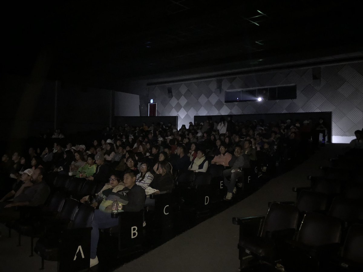 TlalpanSi's tweet photo. Hoy en @cine_villa en la realización de Cine Club con las y los jóvenes de @P_Prepa_Si viendo la cinta “Donni Darko” Dir. Richard Kelly un lugar de esparcimiento donde la juventud se puede reunir.  #EjeArteyCultura #PrepaSiTlalpan https://t.co/S0Y12RX1w7