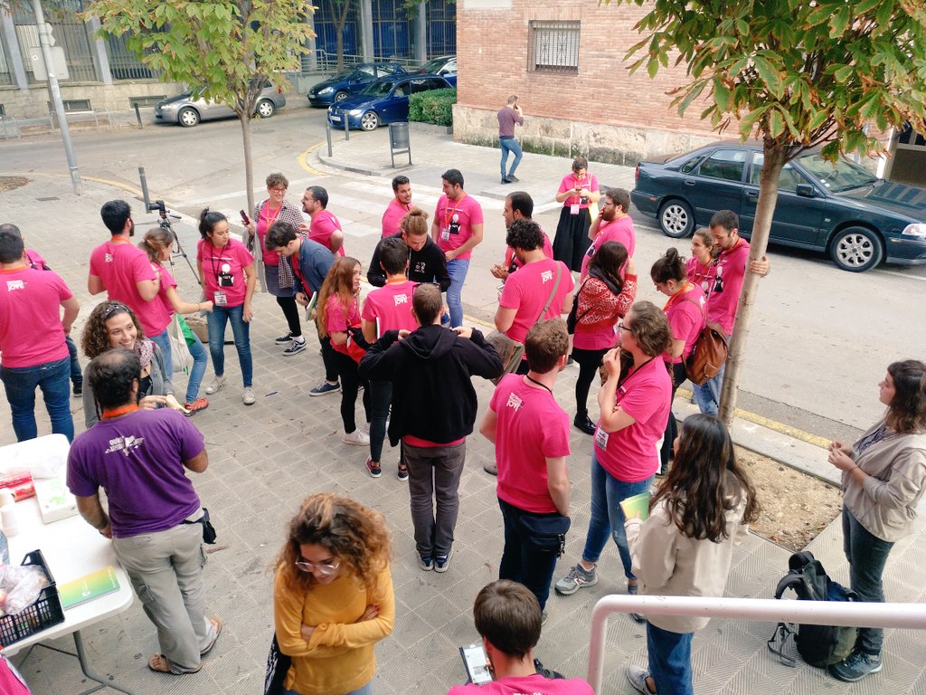 conselljoventut's tweet photo. Aquest cap de setmana revisem els rols i les dinàmiques adultcentristes que patim i exercim; i ens reeduquem per canviar!  #ApoderemNos #femtriangle #XXTrobadaTJ https://t.co/2WCW8Ewyr7