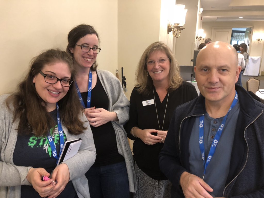 AmyKinesTools's tweet image. Teachers look forward to opportunities to meet with job alike professionals. 
Celebrating French Teachers! #ProactiveTeaching