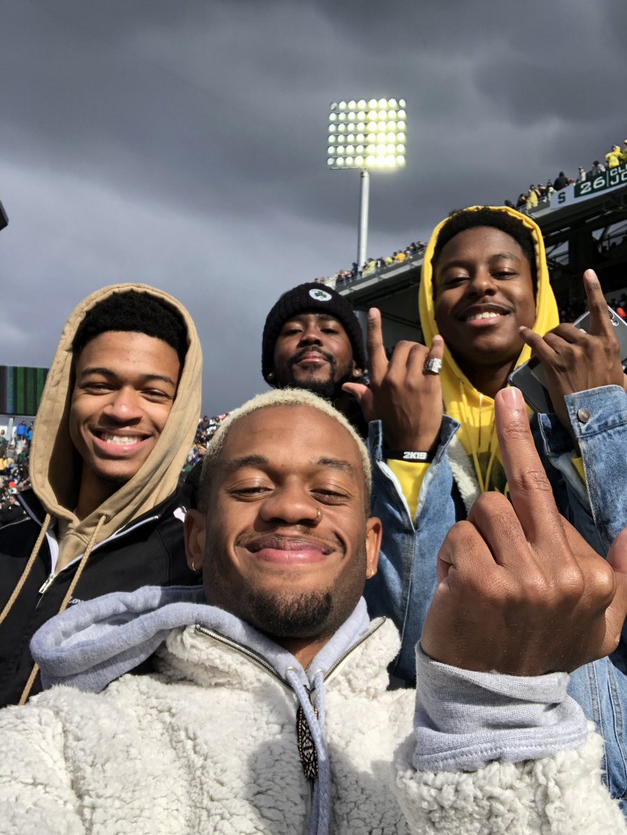 DemetriusHarmon's tweet photo. go blue bitch https://t.co/NxZRV1JoYr