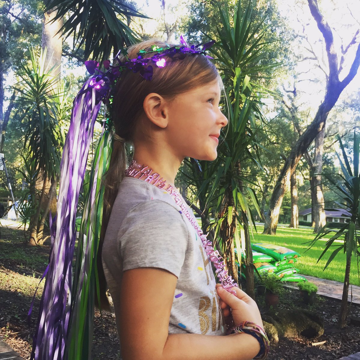 A ribbon #tiara from <a href="/Dressupwholesal/">Dress up wholesale</a> seems the most appropriate thing to wear for your 6th #birthday. #princess