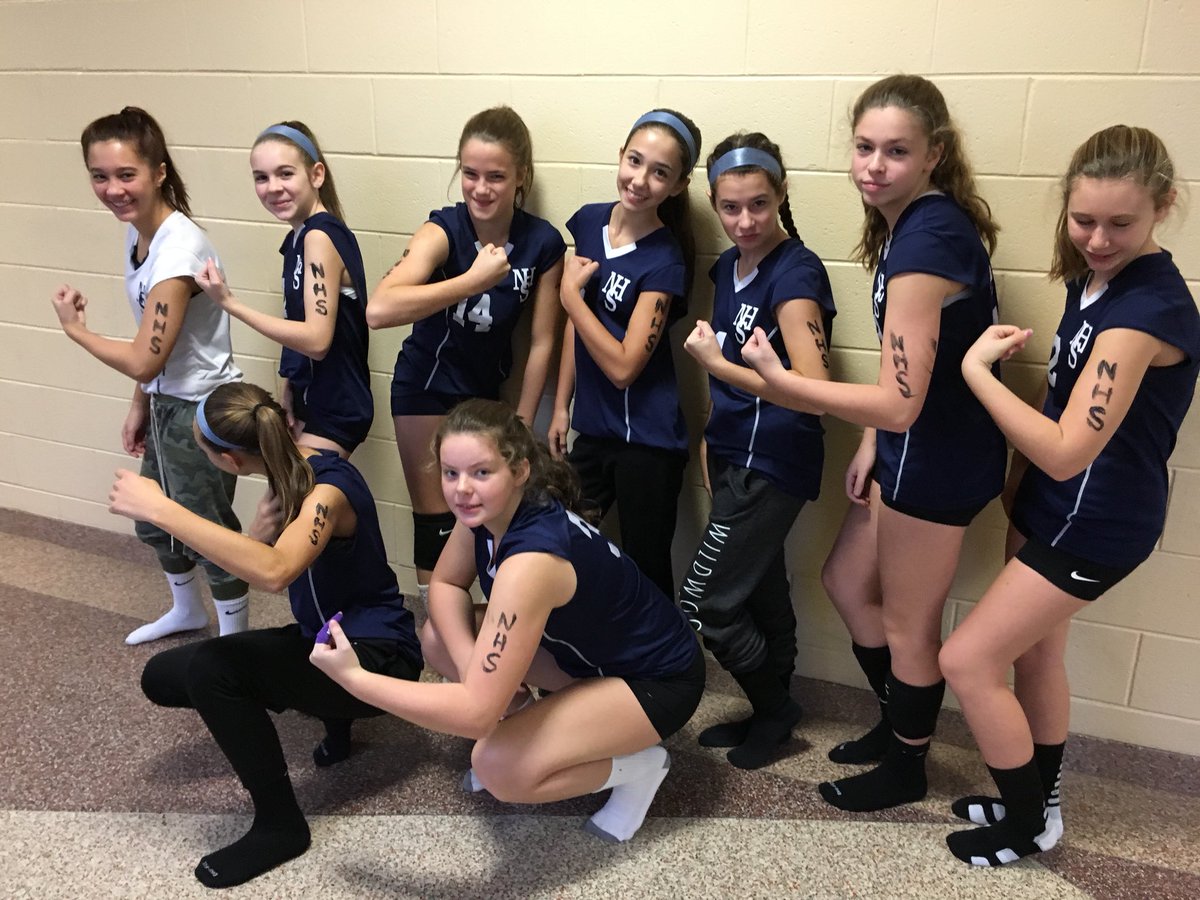 nhsvball2015's tweet photo. Middle School Squad Flexin @ CR South Tourney!! 💪🏻 https://t.co/uPt95huIxn