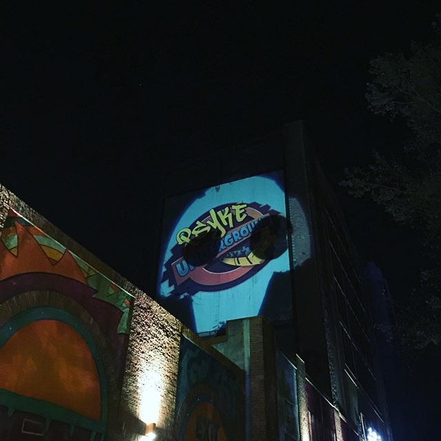 WalibiBand's tweet photo. Skull is everywhere! #walibibelgium #hlw18 #skull #walibiband #live https://t.co/aN4BVsUbtO
