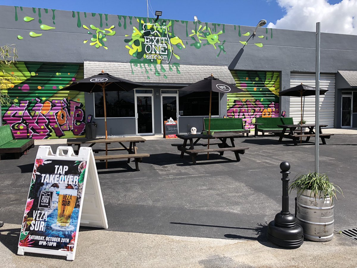 T2Marlene's tweet photo. Definitely a must visit! The beer selection is excellent & food is amazing! #ExitOneTaproom #FloridaCity #Florida #TacosandTattoos #TakoKrew #foodtruck #lunch #lightbites #craftbeer #WildHeavenBeer #EmergencyDrinkingBeer @chambersouth @HomesteadMiami https://t.co/TCy05MVPyM