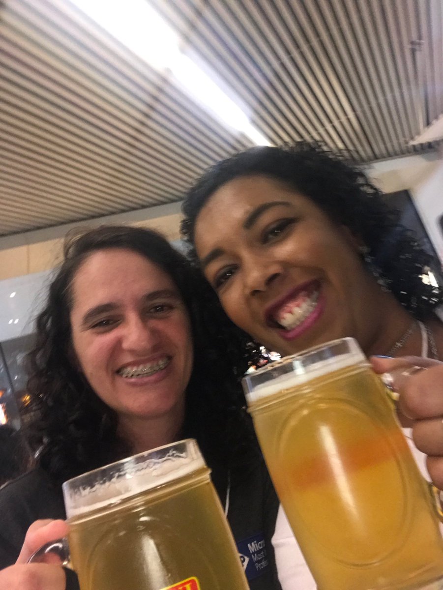 DaniMonteiroDBA's tweet photo. Missรฃo cumprida!!! A #WDB arrasou no #AzureConference!!!
โค๏ธ
#wdb #SQLAzure #mvp #mvpbr #mvpbuzz https://t.co/W5KU4q38F5