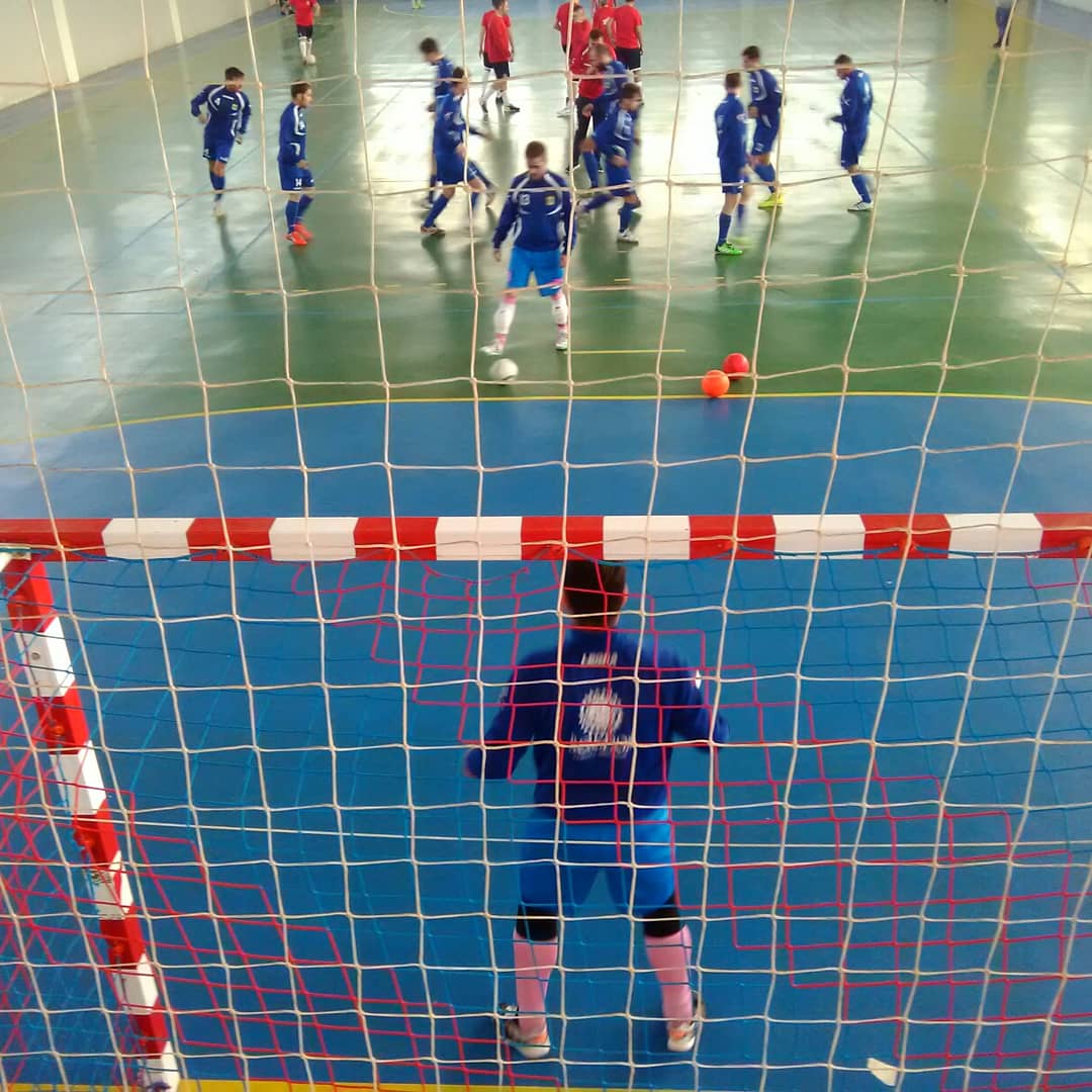lachivina1961's tweet photo. Hoy algunos de los miembros de nuestra peña estuvimos presentes en el partido del Valdesoto FS en casa.
Una derrota con bastante polémica, pero orgullosos de los nuestros.
#VamosValdesoto🔵🔴 #LC61🐐🔵🔴 https://t.co/T9Jh6IvfqZ