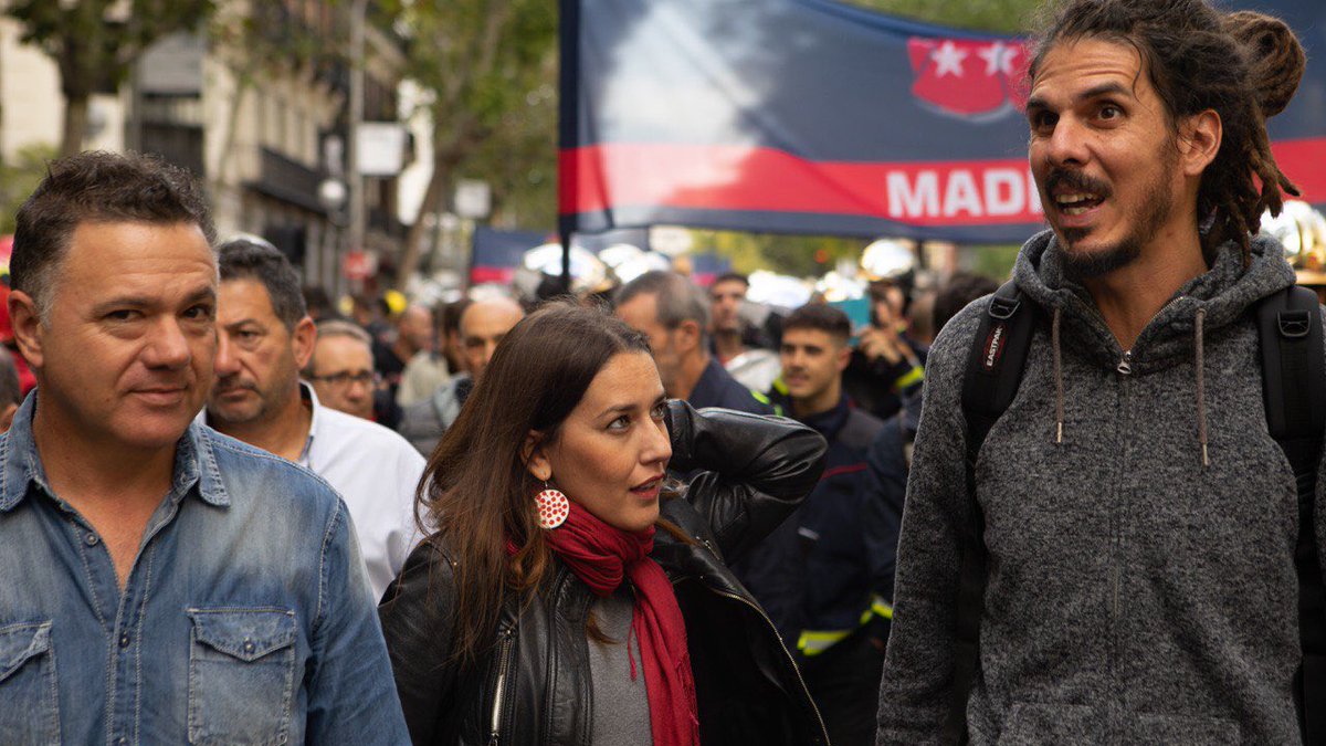 anamarcelloana's tweet photo. 🚒Los bomberos/as de todo el Estado salen a las calles a reclamar seguridad, coordinación y dignificación en sus puestos de trabajo.
No queremos más casos como el de Eloy, para ello hemos registrado nuestra Ley de la mano de la @BomberosCUBP 
#Porunaleymarco https://t.co/C4W3fW1Odp