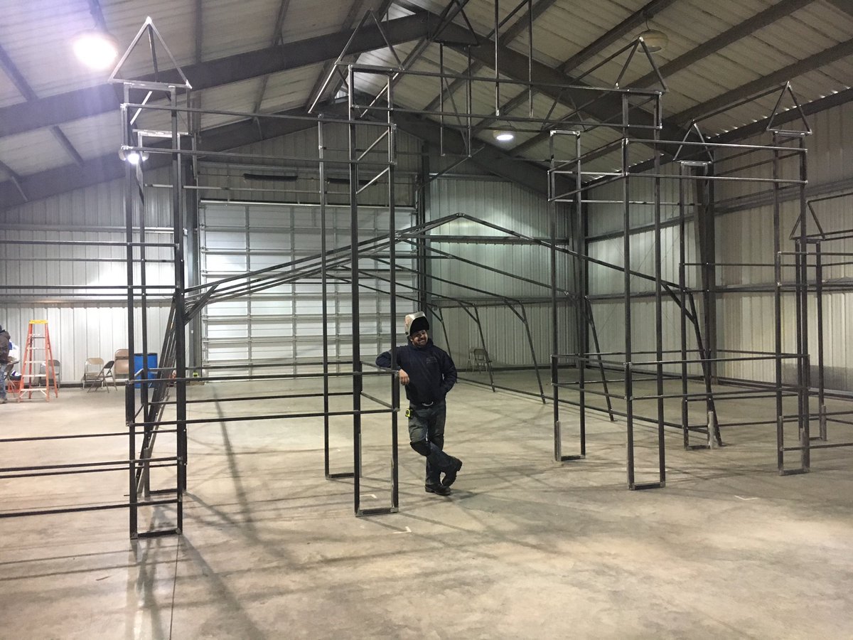 overlys's tweet photo. Thanks to the help of Master Craftsman and a handful of Overly’s volunteers, this structure was built in a day for the 2018 Season. https://t.co/7YgNPuURzB