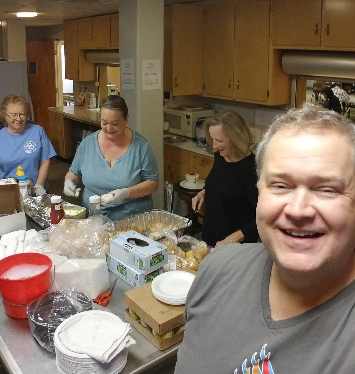HerronClint's tweet photo. Preparing and serving a warm meal to those in need. #LEAGUEatATT @LEAGUE_ATTKC #TrinityUMC https://t.co/Y8jyWcQT58