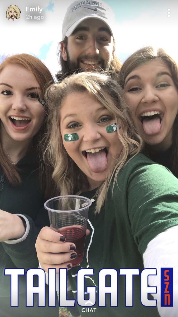 DawnHerman15's tweet photo. Tailgate fun!!  Go Blue !!
Sorry Em! https://t.co/GLeHcURISd