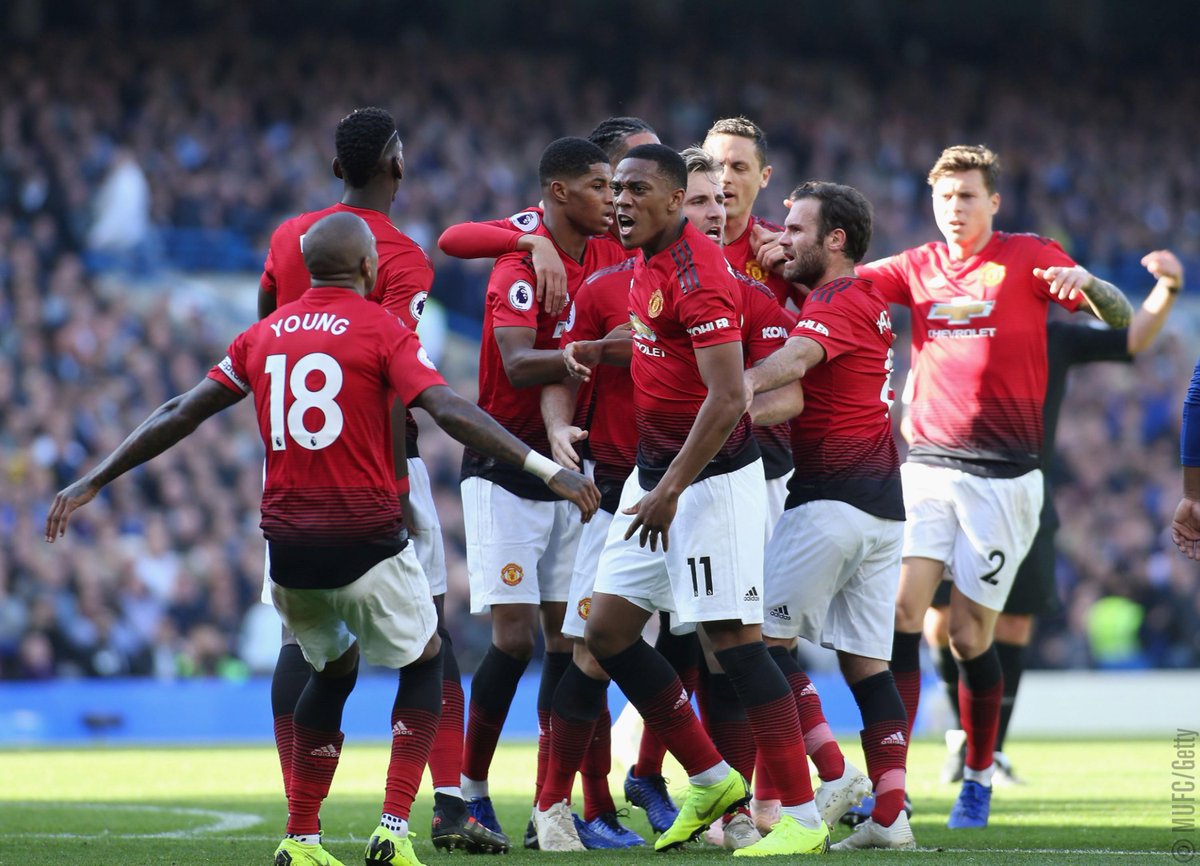 ManUtd's tweet photo. As always, your support = 💯

Thank you, #MUFC fans! https://t.co/kJdQLs6VDw