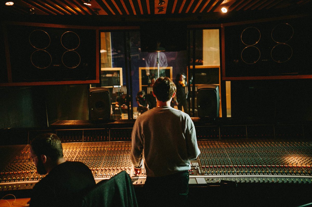 jamessmithvocal's tweet image. New music on its way.