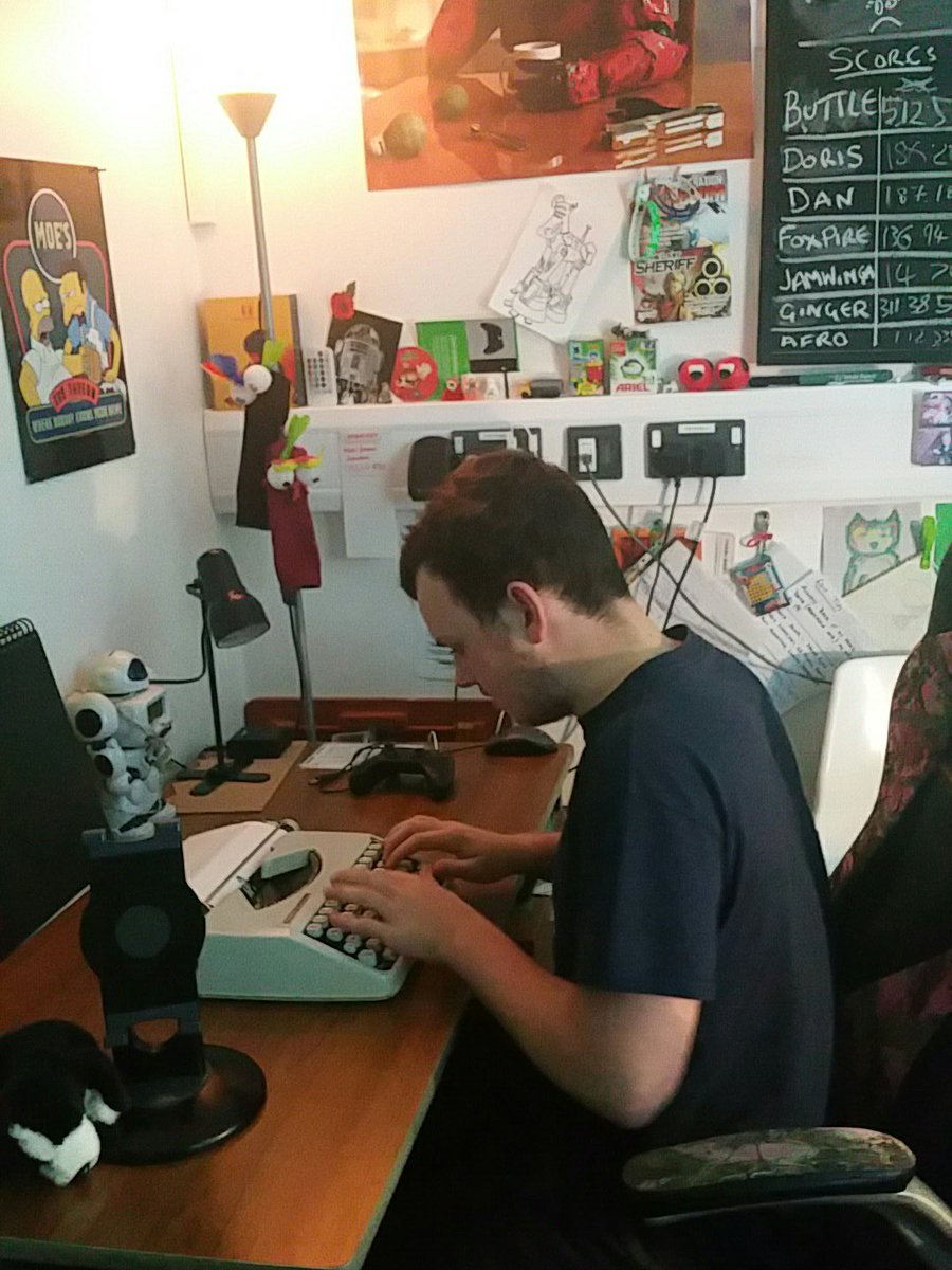 8bit_evolved's tweet image. #Buttle typing up the scores from #Doom 17th   #gamingnite