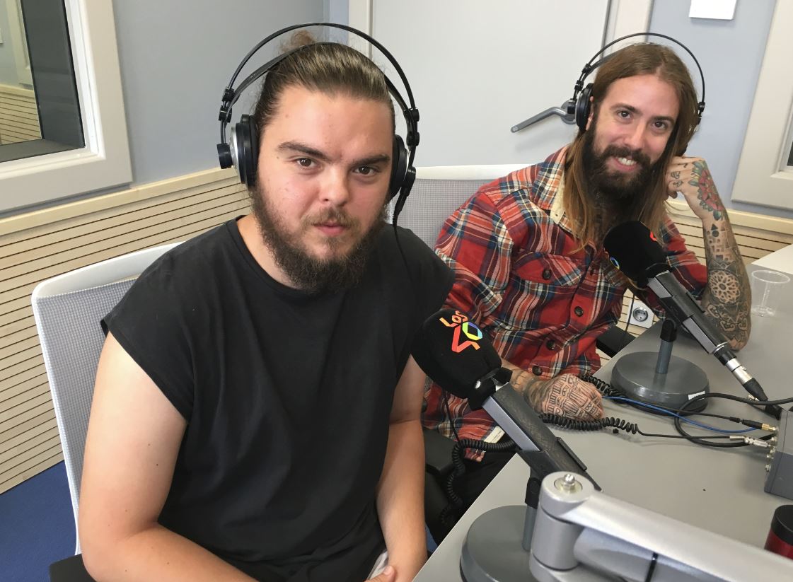 ¡Comienza el programa! Ya tenemos con nosotros a <a href="/NOMADASband/">We Are Nōmadas</a> y os recordamos que podéis interactuar con nosotros durante el programa a través del hashtag #CaraAWearenomadas o dejando un mensaje de voz a nuestro WhatsApp (616 22 81 75). ¡Conéctate a <a href="/LOS40Euskadi/">LOS40 Euskadi</a>!