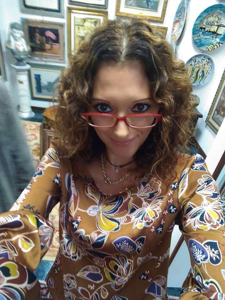 LaraDelPizzo's tweet photo. Nuova mostra inaugurata ! Me in wonderland ! #watercolor #ehxibition #mostra #milano #Milan #Acquerello #photoshoot https://t.co/3tgFSDZJsq