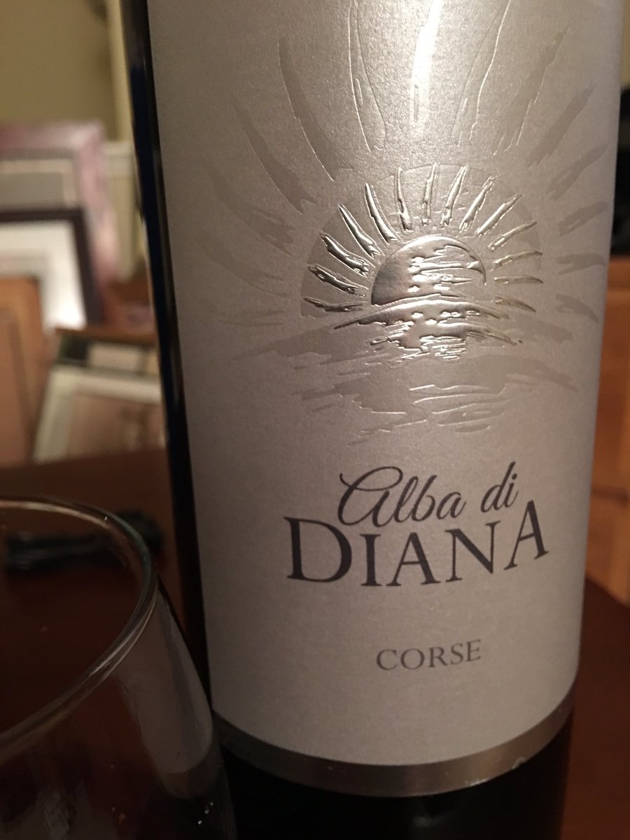 Alba Di Diana 55% Niellucciu 45% Syrah. Beautiful floral berries with the smallest bit of dryness. Opens up at about 30-45 minutes.
.
.
#frenchwine #frenchwinescholar #drinkuptime #drinkupwithrichiet #winelovers🍷 #redwine🍷 #winetimes #fiveoclocksomewhere