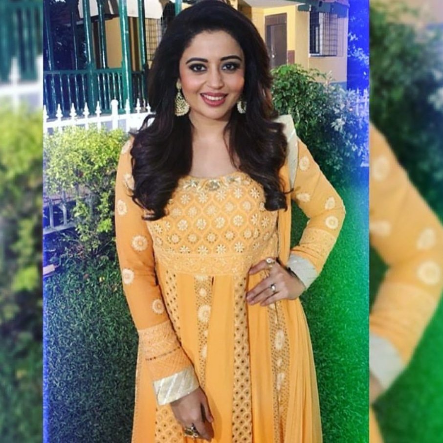 NehhaLove's tweet photo. Suno Na sangemarmar Ki Ye minare Kuch Bhi Nahi Hai Aage Tumhare๐๐๐๐ so gorgeous ๐๐๐๐ @NehhaPendse I wish ki ek baar hum fan's Aap ko samne se mil sake ๐ค๐ค๐ค big hug and lots of love #NehhaPendse #BringNehhaBack #wewantnehhaback https://t.co/HS6VHZylAI