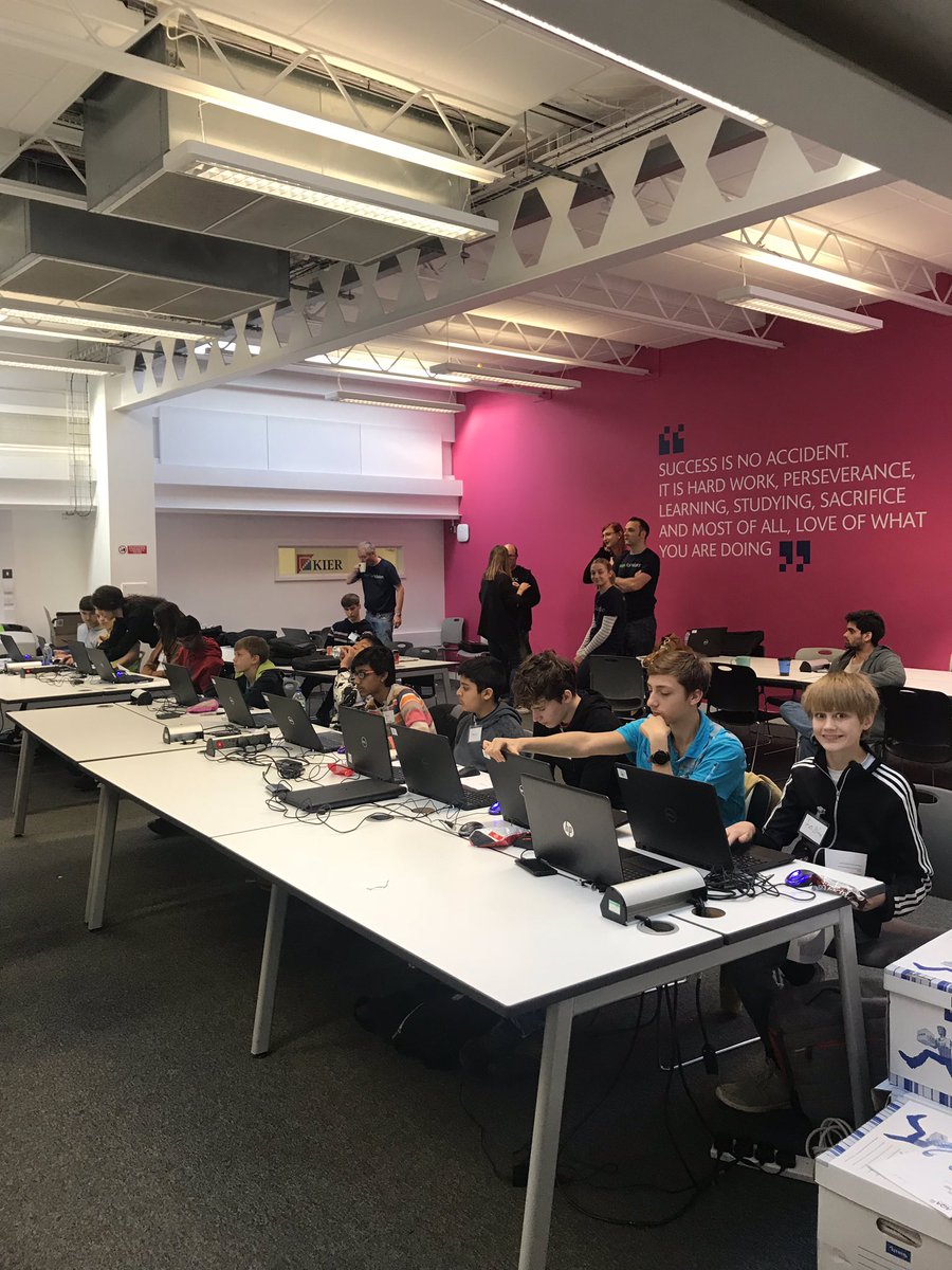 emcdirect's tweet photo. And that’s a wrap ! Phase two #FutureMakersLab in #Reading with our @sagefoundation volunteers. Missed ya @TechforLifeUK 😘 https://t.co/zVpZrC0Yrr