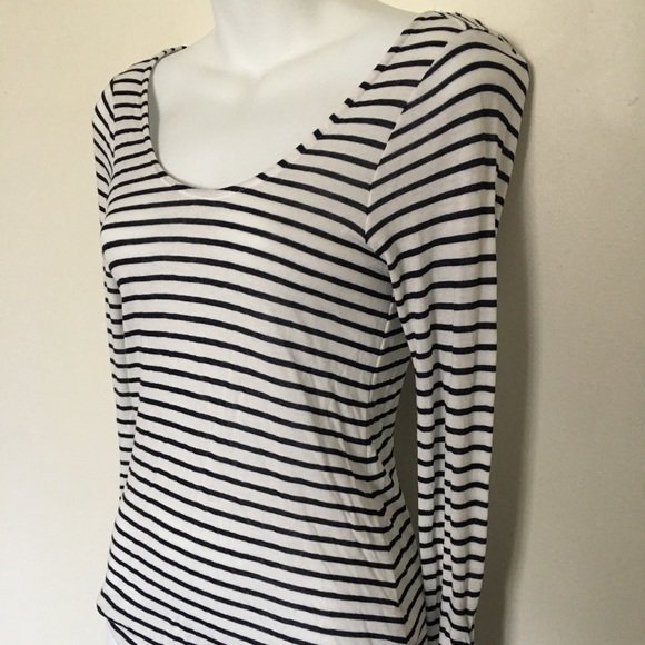 QuantumThrifter's tweet photo. So good I had to share! Check out all the items I'm loving on @Poshmarkapp #poshmark #fashion #style #shopmycloset #lizclaiborne #lularoe #chelseasky: https://t.co/sZSqRToJT5 https://t.co/YRybm18EhN