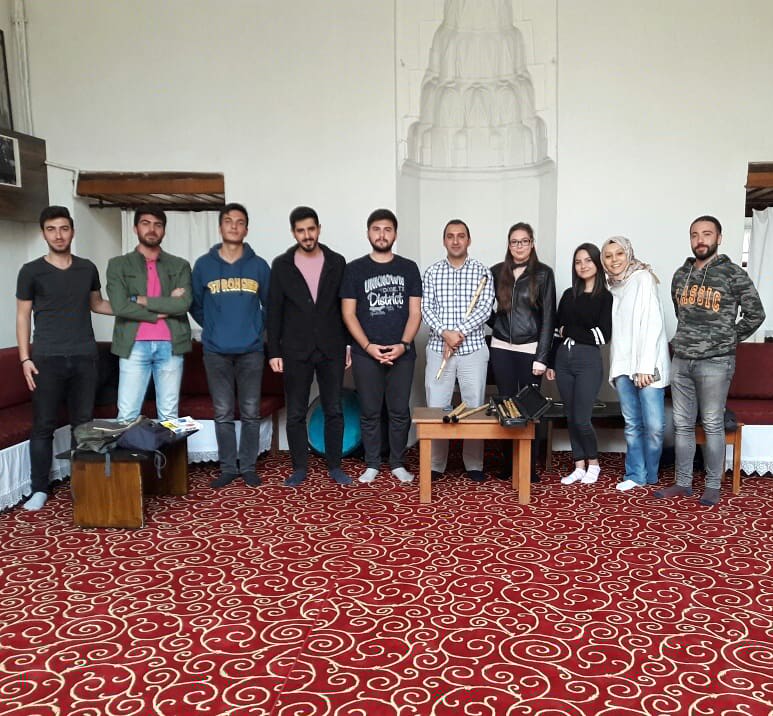 Okum etkinliğimizden kalan güzel anlar.. 
Haftaya da okuyoruz