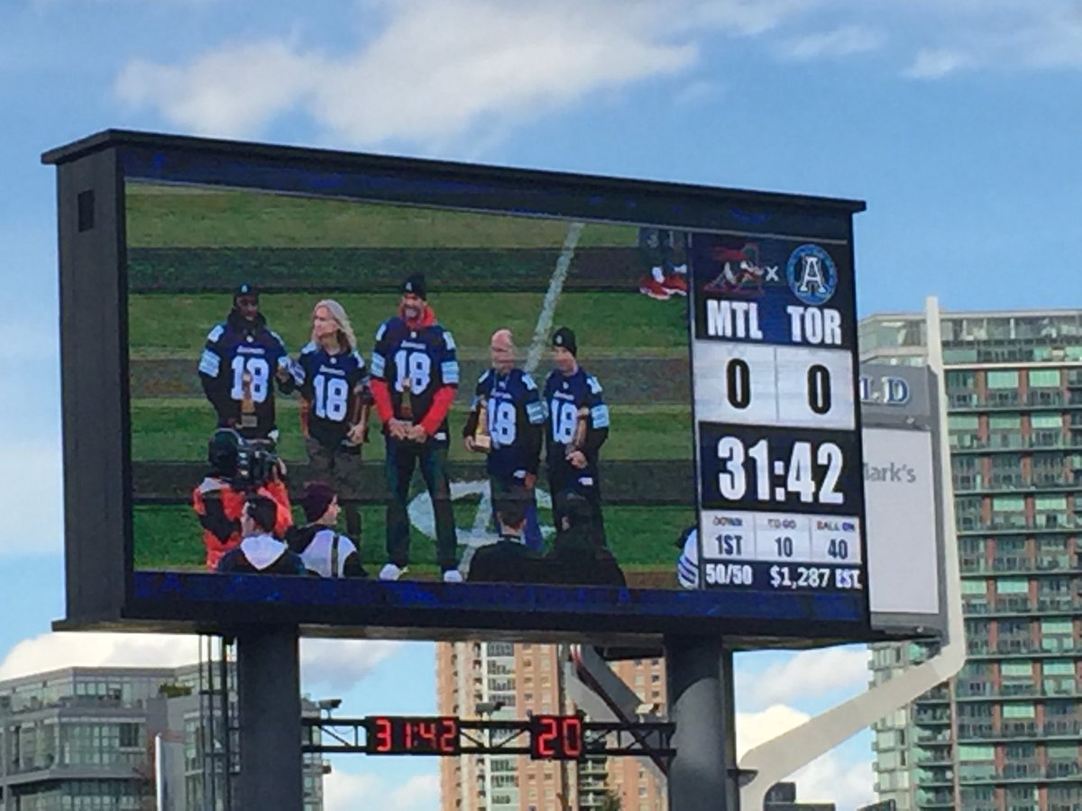 CorriganClass's tweet photo. Owls Coach Hunwicks recognized by the Argos for his dedication to athletes and sport. #cciproud @CCI_SCDSB @TorontoArgos https://t.co/JGaRqBqQC0