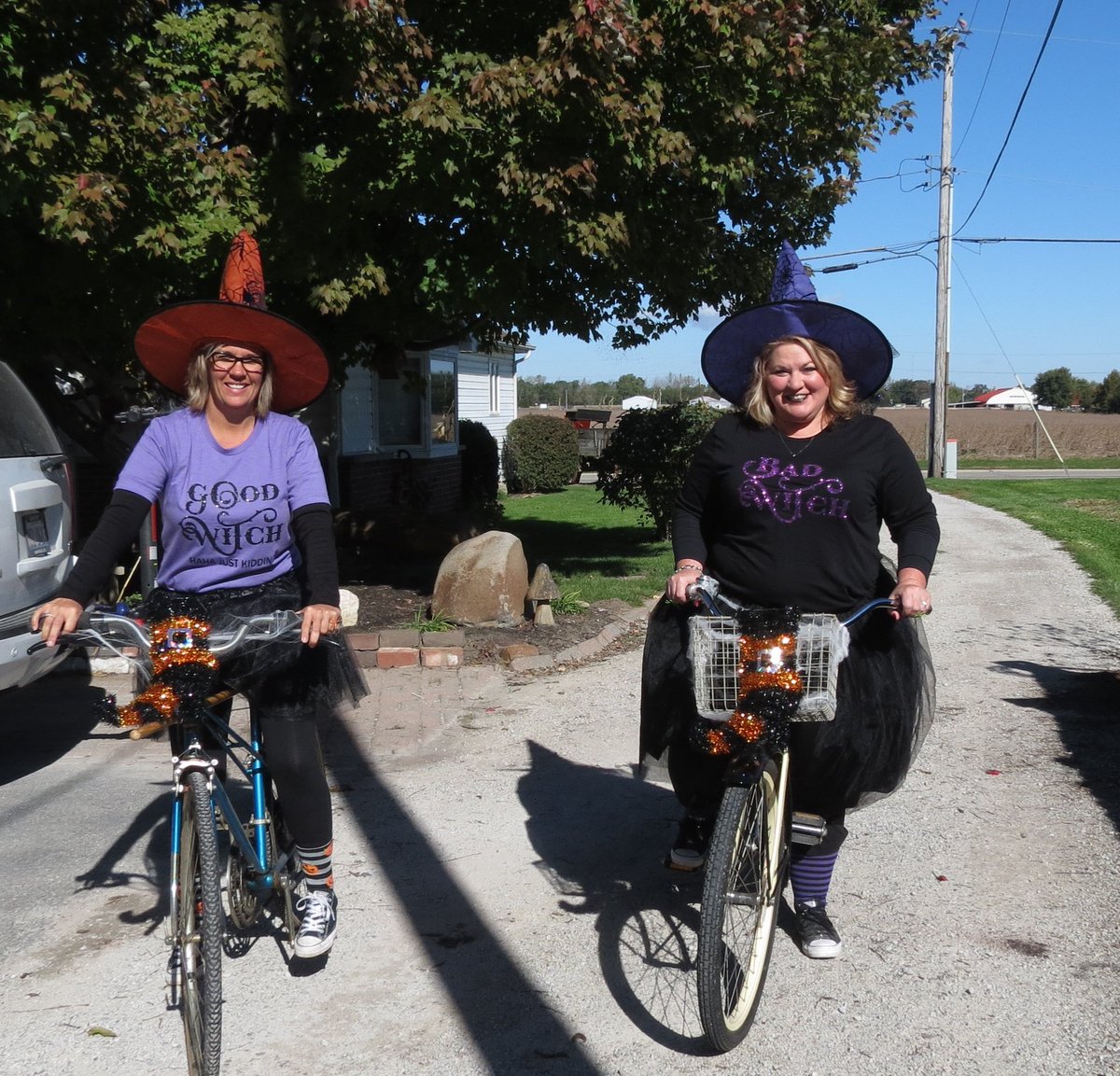Trishthedishy9's tweet photo. #witchesride  #ifthebroomfits
#witchesbecrazy #ridingthroughtheghetto https://t.co/TEX10VUY6A