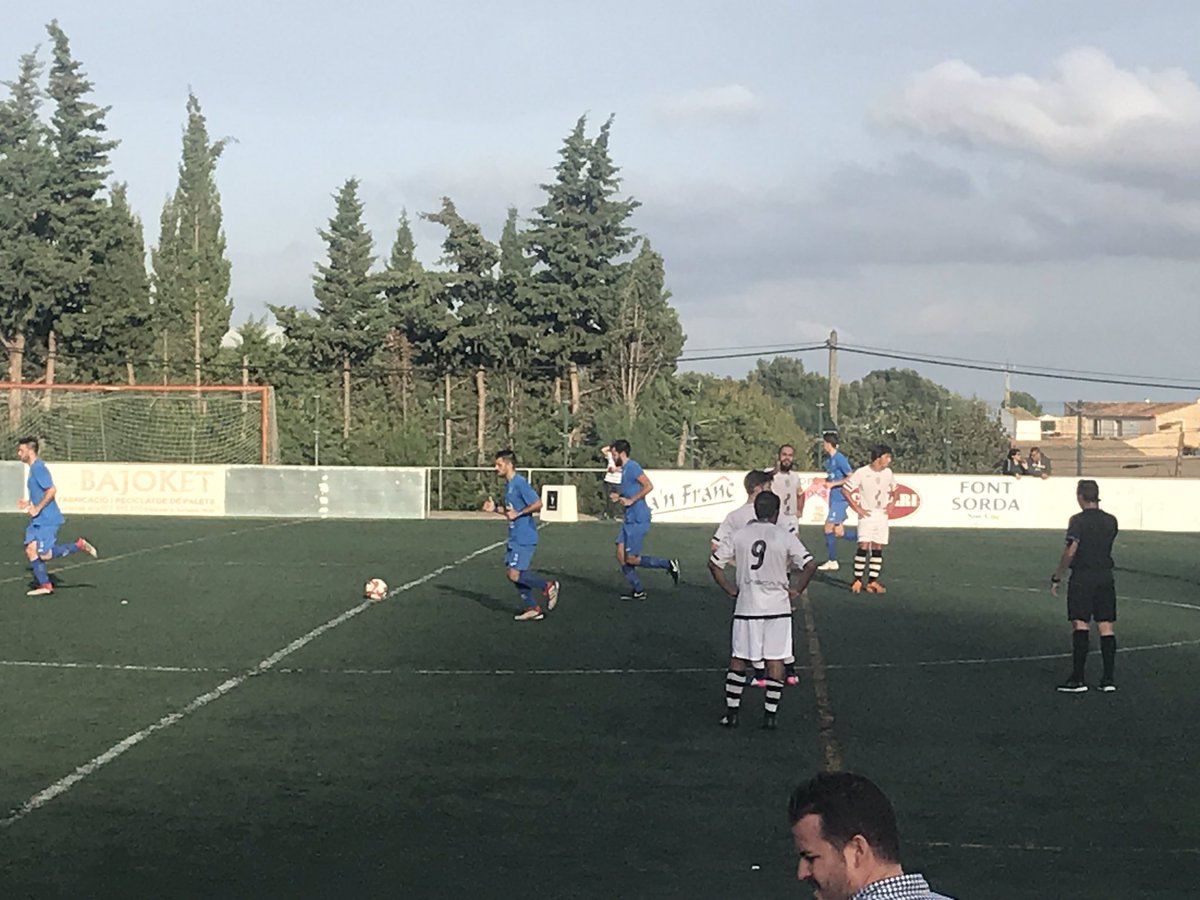 CE XILVAR 3 ALARO 0
Reefirmant la victoria de la setmana pasada, tres punts molt importants per anar per amunt. A SEGUIR AIXI! AMUNT XILVAR!