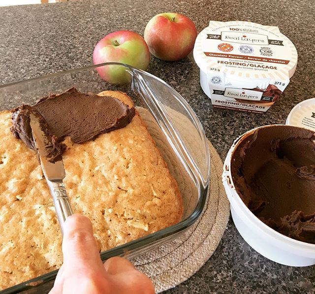 goodpantryfood's tweet photo. You’d be surprised how delicious apple cake is topped with chocolate buttercream frosting! 😋Fall is our favourite time for baking! 🍎🍎
:
Find us at #bulkbarn #longos #wholefoodmarket #planetorganic #pusateris and other locations throughout Canada.
:
#… https://t.co/S62rypX81X https://t.co/AT3DydShAg